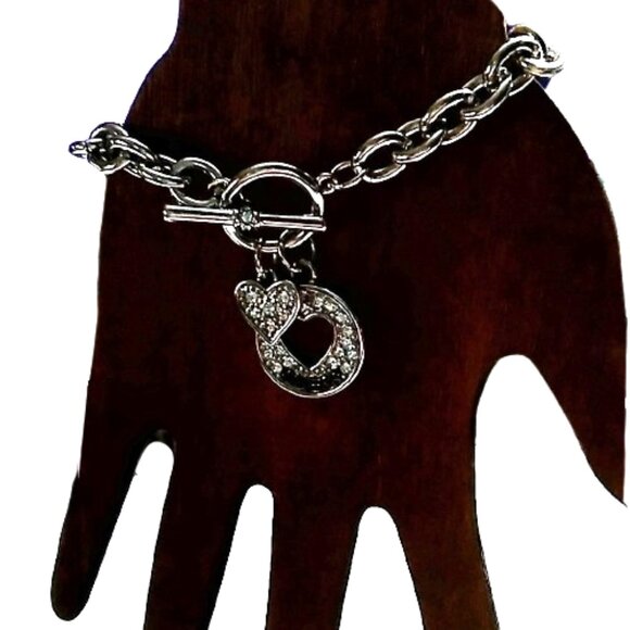 GUESS Silver-tone Heart Charm Toggle Bracelet - Crystal Pavé Charms Link Chain - Picture 11 of 13